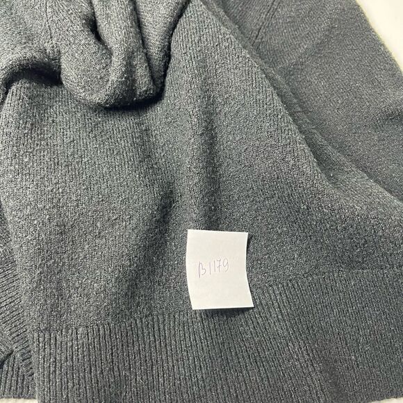 Vince Camuto Black Crewneck Knitted Sweater Size M - Picture 10 of 10